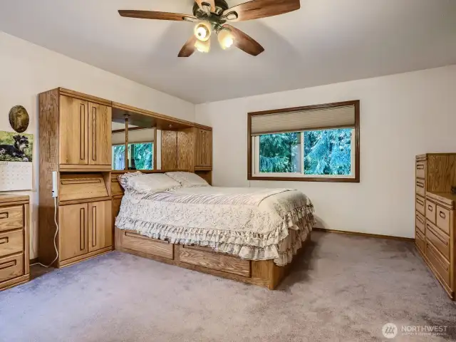 SPACIOUS PRIMARY BEDROOM UPSTAIRS - EASILY FITS A KING SIZE BED & ROOM FOR FURNITURE W/ PRIVATE BATH.