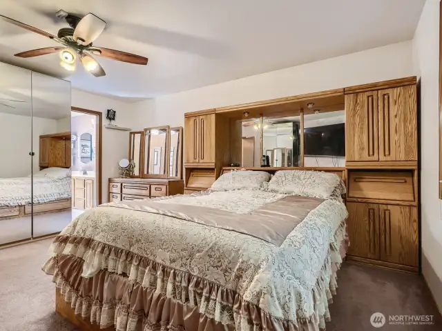 LARGE PRIMARY BEDROOM, W/ PRIVATE ACCESS TO WELL DESIGNED ENSUITE BATHROOM.