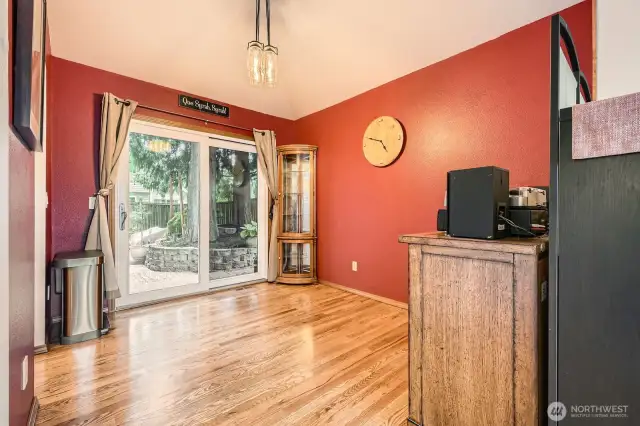 ATTRACTIVE FORMAL DINING AREA WITH EASY ACCESS TO KITCHEN, LIVING ROOM AND LUXURY BACK DECK.