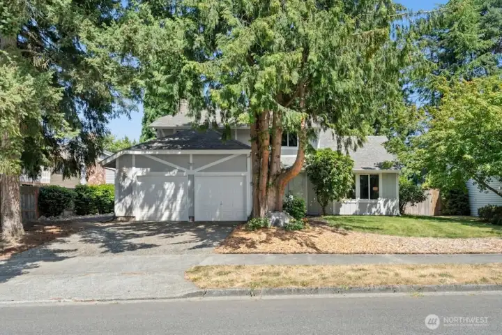 Located in the desirable Cambridge neighborhood in Kent's West Hill. Walking distance to new schools!