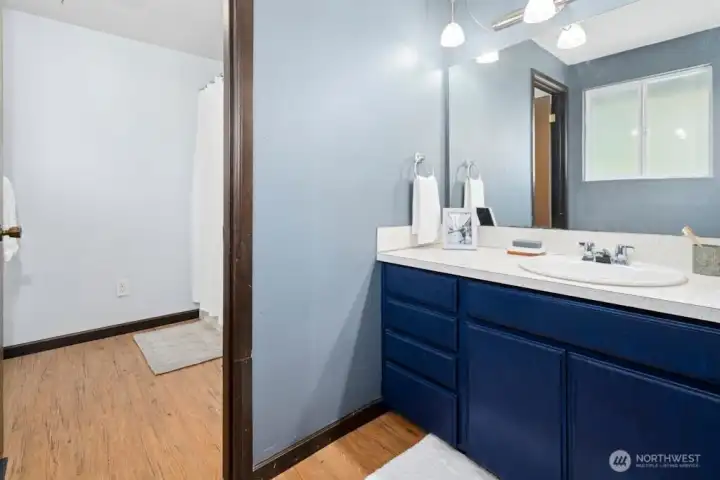 Ensuite primary bath.