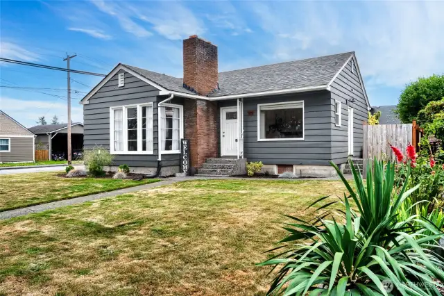 Welcome Home to 319 South Anacortes Street!