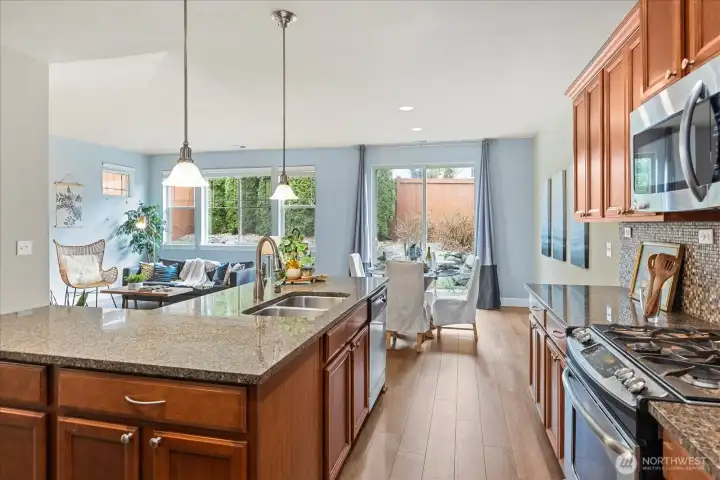 Kitchen with dinning nook