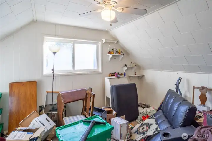Upstairs-Bonus/Bedroom