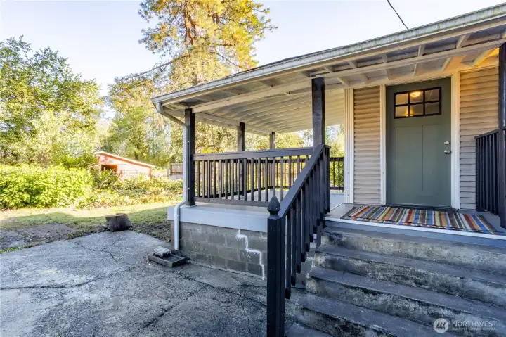 Newly remodeled back covered deck