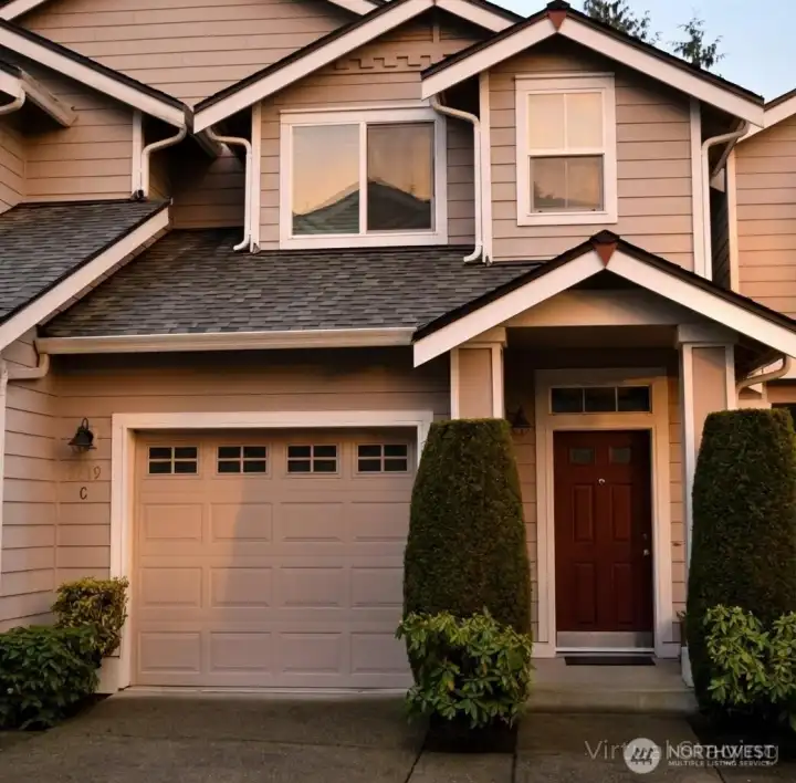 1,421 sqft condo in the heart of Lynnwood! 1,421 sqft condo in the heart of Lynnwood!