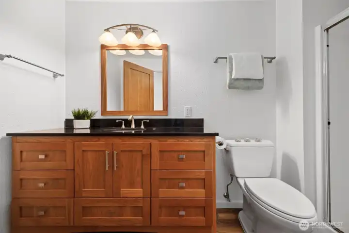 bathroom on suite off primary bedroom