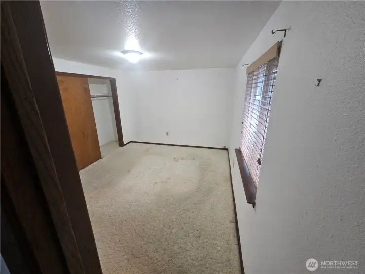 Large primary bedroom.