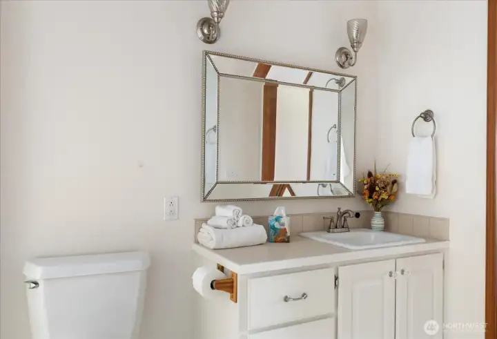 2nd bath - seen from hall door