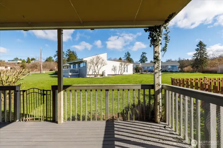 Large back deck accessed by both bedrooms