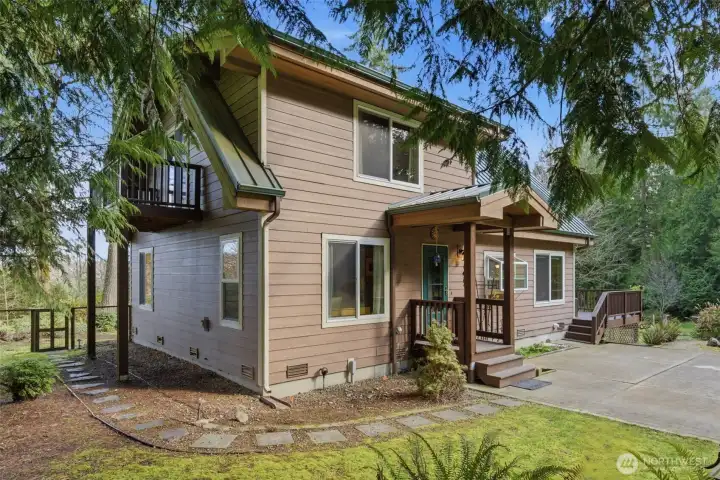 Fabulous entertaining decks, peaceful walking paths, patio space and so much more to this wonderful property.