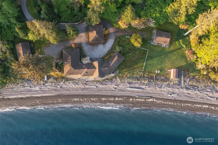 Low bank accessible beach