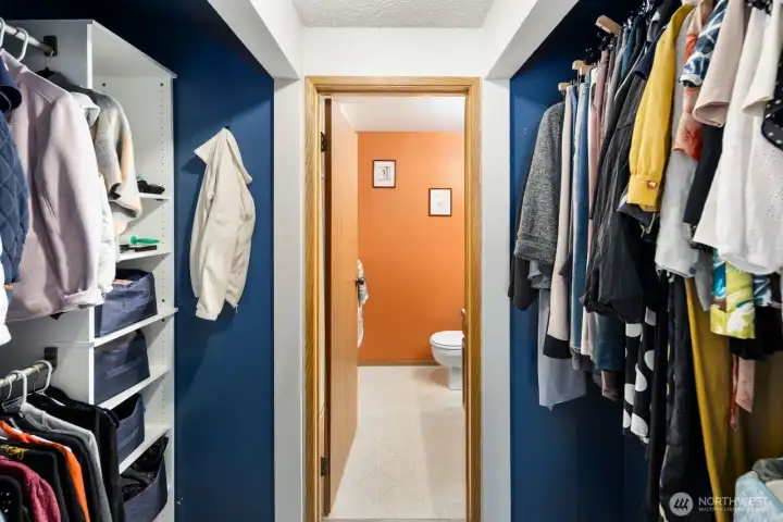 Walk-in closet - and ensuite