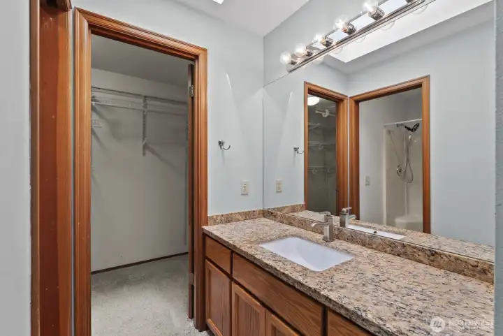 Primary suite 3/4 bath