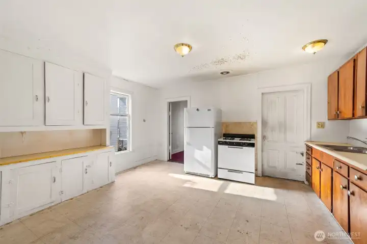 Upper level unit 1