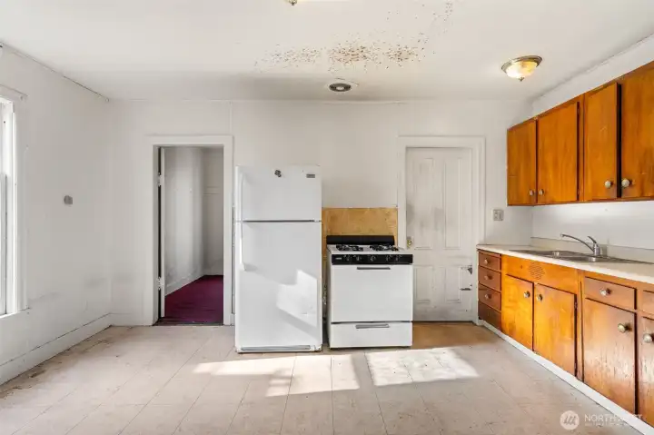 Upper level unit 1