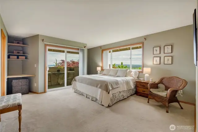 Oversized primary ensuite...