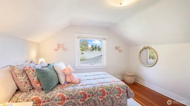 Upstairs bedroom 2
