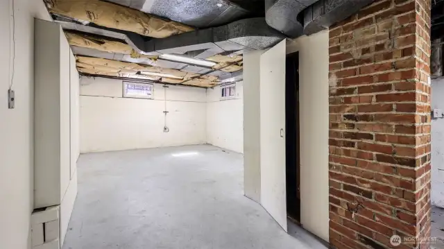 Full height unfinished space in basement