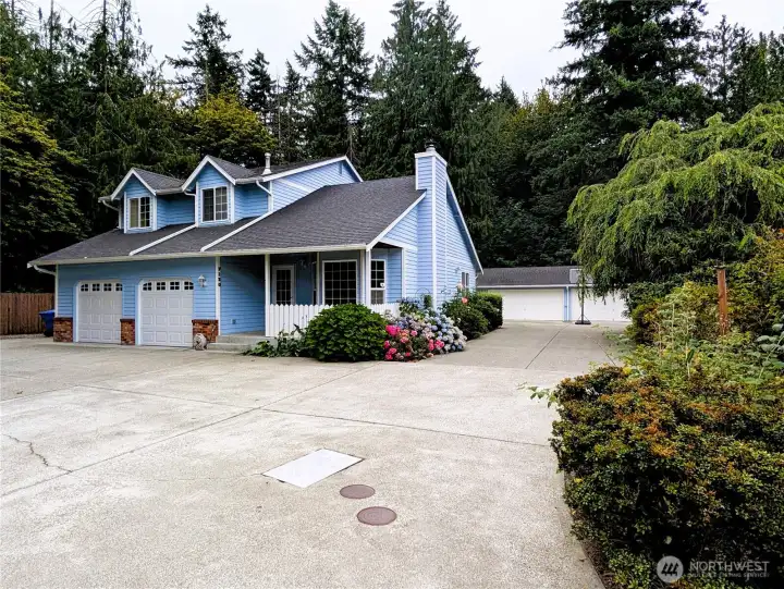 Say Yes to this address. Welcome to 7120 242nd St E, Graham, WA 98338. 3bedrooms, 2.5 bathrooms & 7 covered parking spaces. .295 acre private location. No HOA!. Private setting backs up to greenbelt