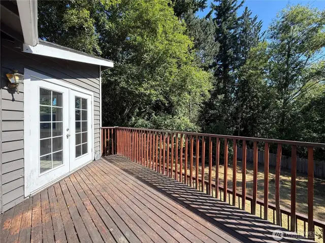 Upper Deck off the Kitchen / Dining