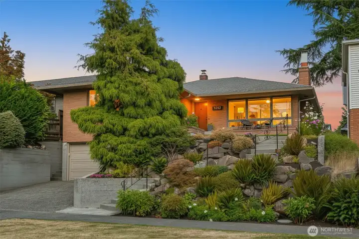 Welcome to the best of 43rd Ave W!
