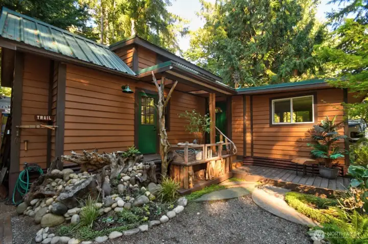 ENTRY TO THE CABIN