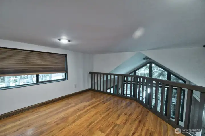 LOFT