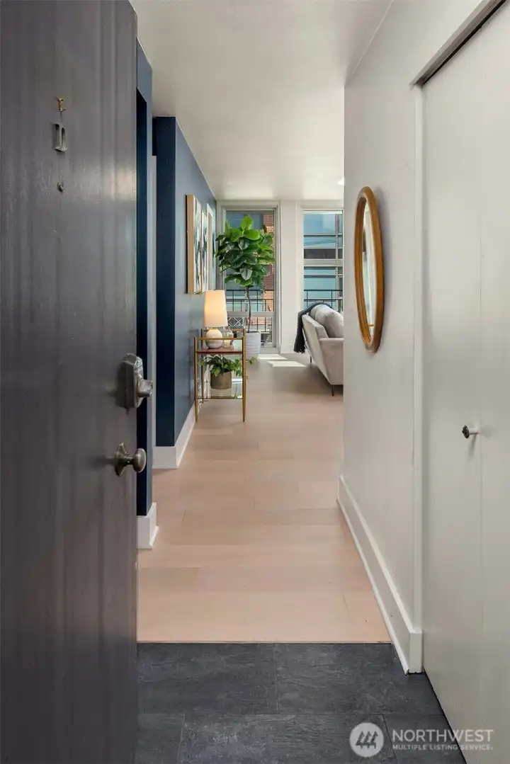 Entry to unit - welcome home to the penthouse!