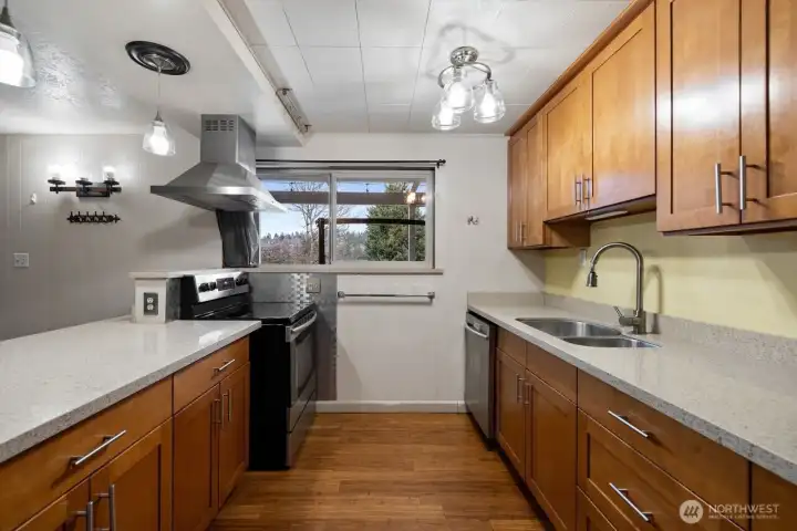 Lovely kitchen in the downstairs unit.