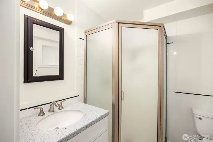 Shower bath on the lower level.