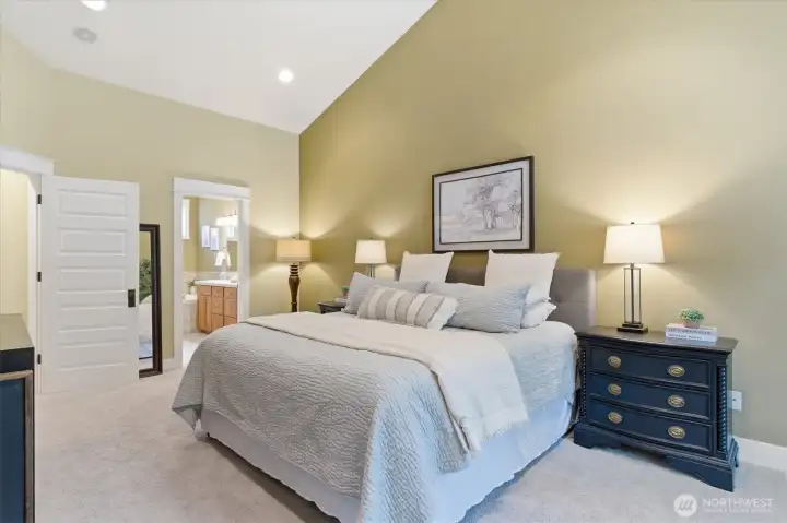 Primary suite has walk-in closet