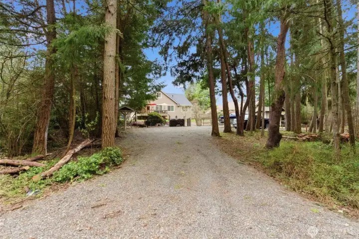 Convenient alternate access off of 11th Ave