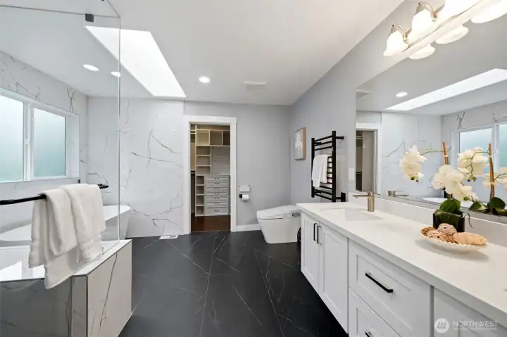 Ensuite Full Bath