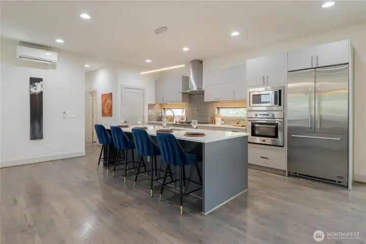 This kitchen is designed for easy entertaining.
