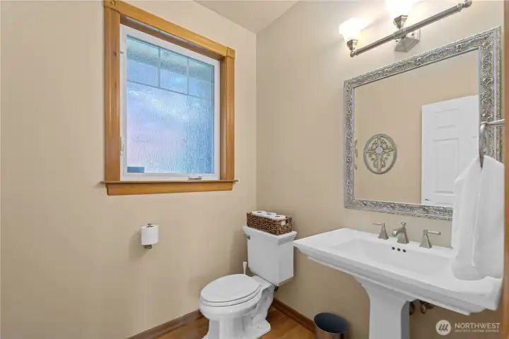 Guest Powder off Great Room~