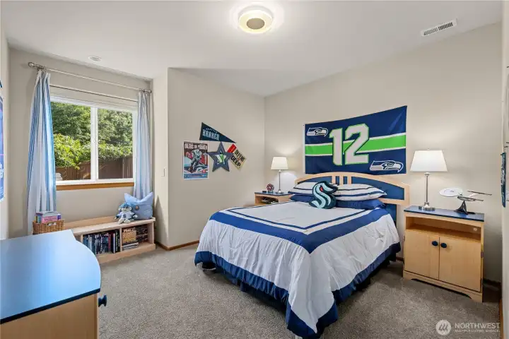 Lower Guest Bedroom w/ Walk In Closet~