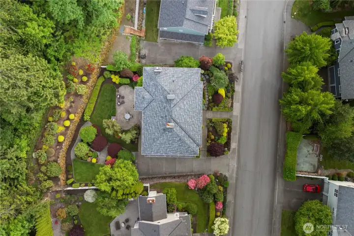 New roof as of April 2026, comes with warranty. New roof as of April 2026, comes with warranty.