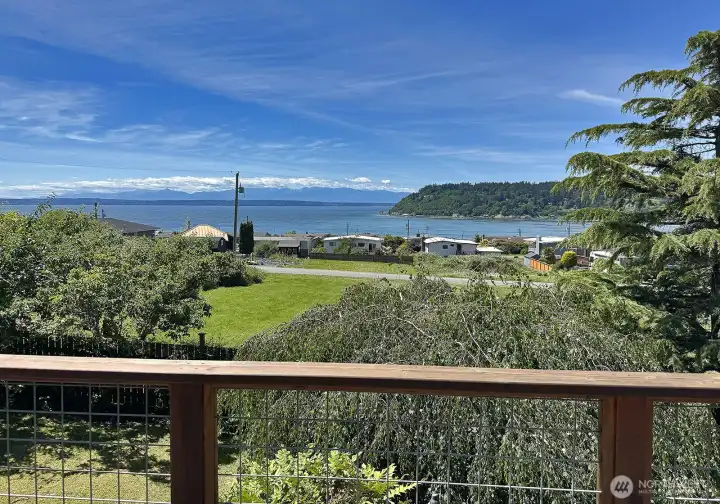 Gorgeous western views off the deck provides a perfect spot for sunsets.