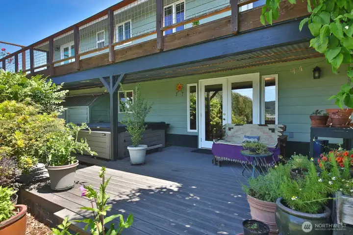 This little covered spots offers a sweet space in all kinds of weather.