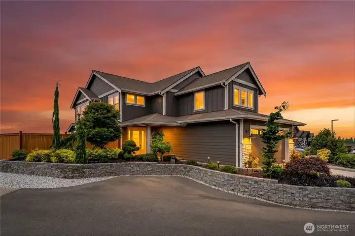 Welcome to 860 Blackwood Court where you can count on spectacular sunsets daily! Welcome to 860 Blackwood Court where you can count on spectacular sunsets daily!