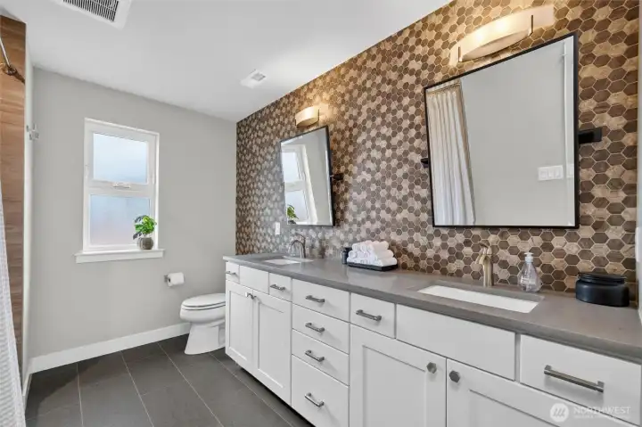 Upper bathroom Upper bathroom