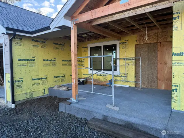 Oversized covered front porch.