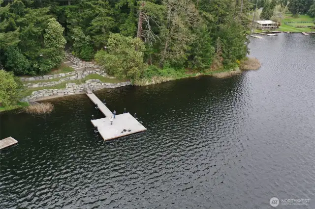 Private lake access and dock!