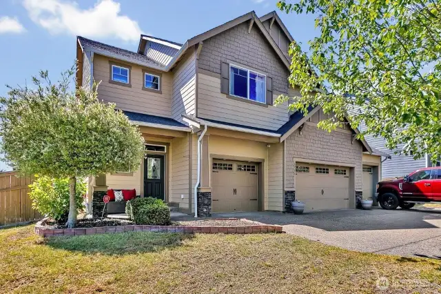 Welcome home!  Over 2500 sqft