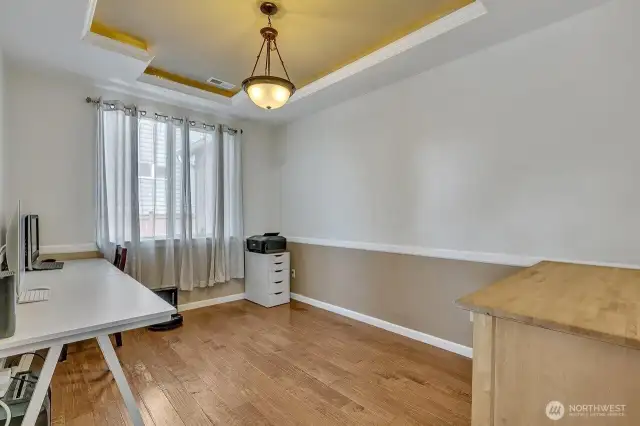 Nice sized diningroom