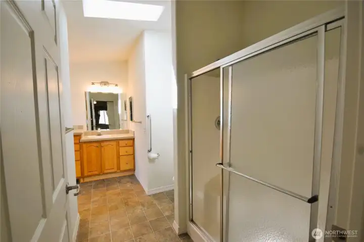 Primary bath