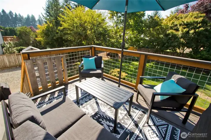 Brand new deck of kitchen that leads to back yard