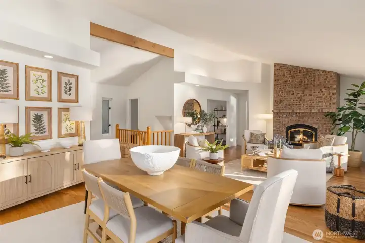 Light dances off the walls and vaulted ceilings.