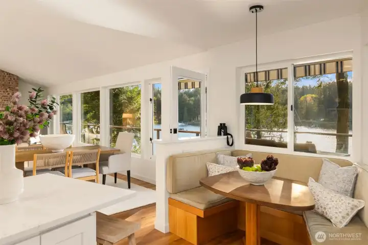 Dining nook off kitchen.